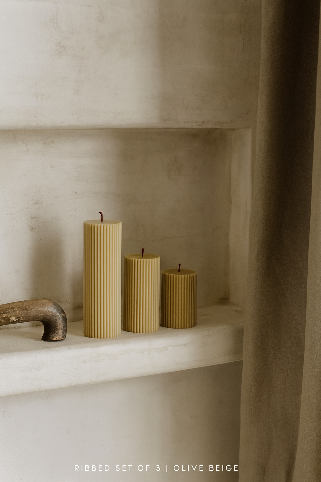 RIBBED CANDLE
